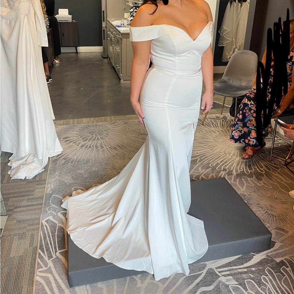 Selling wedding dress - Jessica McClintock - size 10